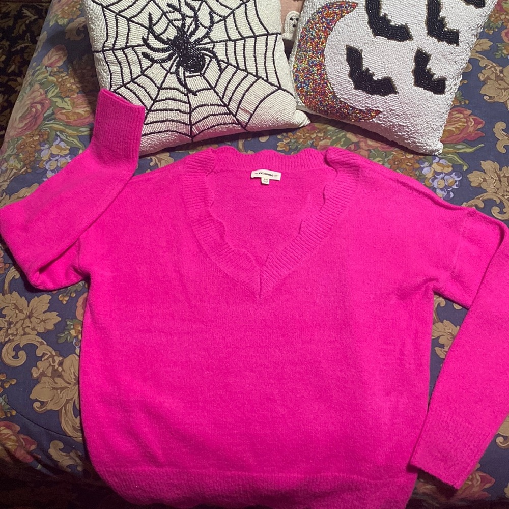 Hot pink 💕 ladies sweater.